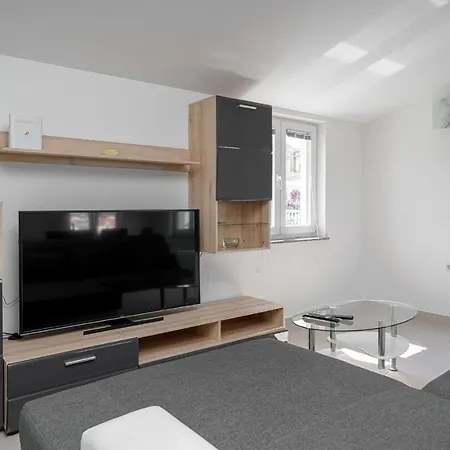 Apartment Lucia Tribunj (Sibenik-Knin)